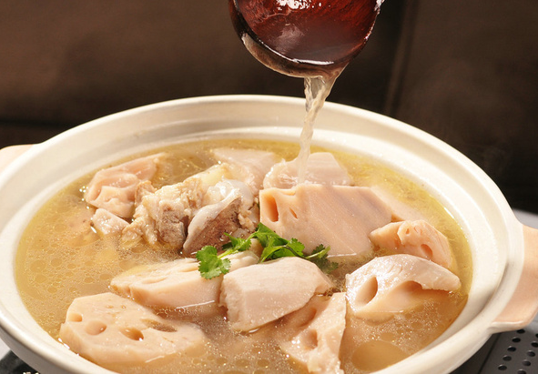 莲藕排骨汤的营养价值及家常做法