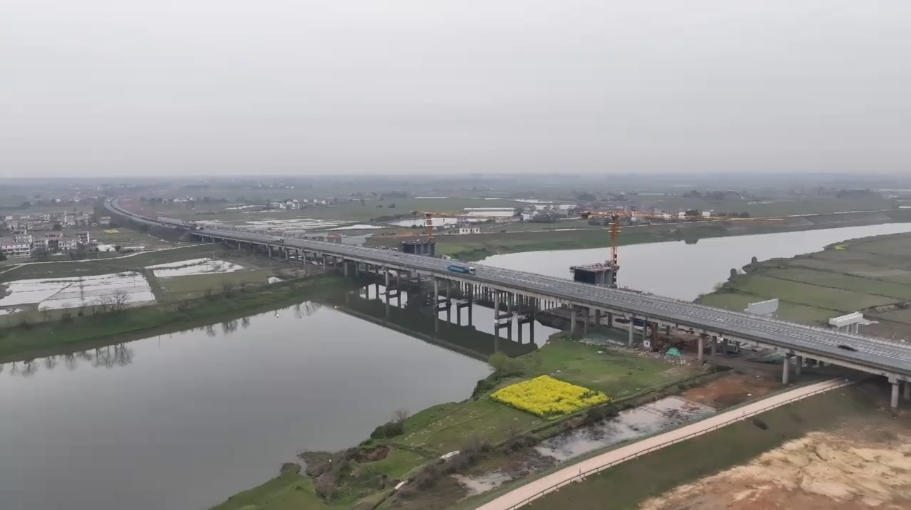 樟吉高速改扩建项目美绿高速向绿而行