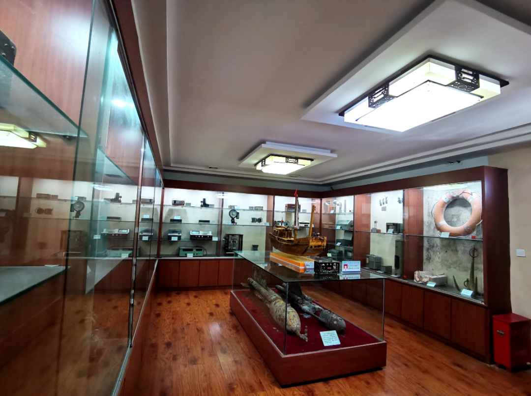 礼赞最美水利人丨黄委龙门水文站水文职工群体:崖壁上