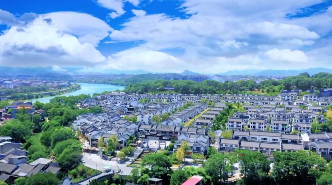 浯溪摩崖石刻是全国最大的露天摩崖石刻群,包括元结,颜真卿留下的