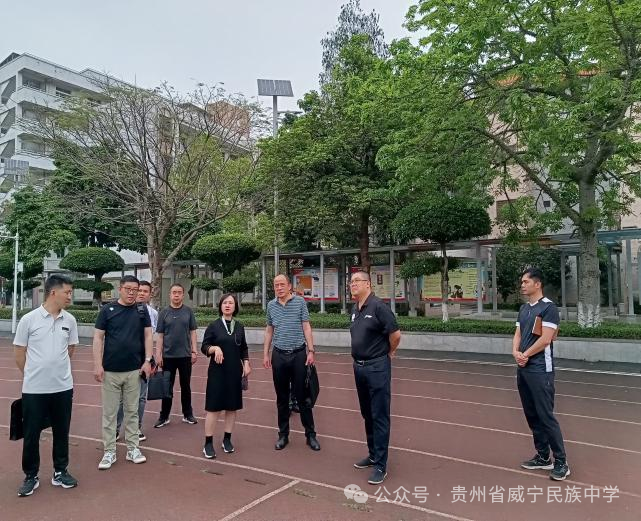 在番禺区实验中学,校园紧蹙却别有洞天,教学设施齐全,功能分区齐备