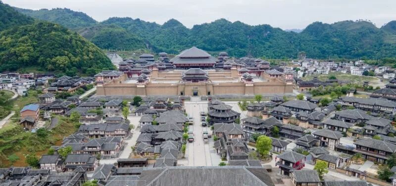 俯瞰都匀秦汉影视城。胡国鑫 摄（影像贵州）_a.jpg