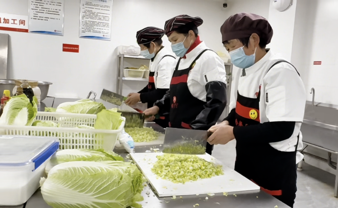 喜迎元旦，情暖校园——山东运河职业中专元旦包水饺活动(图29)