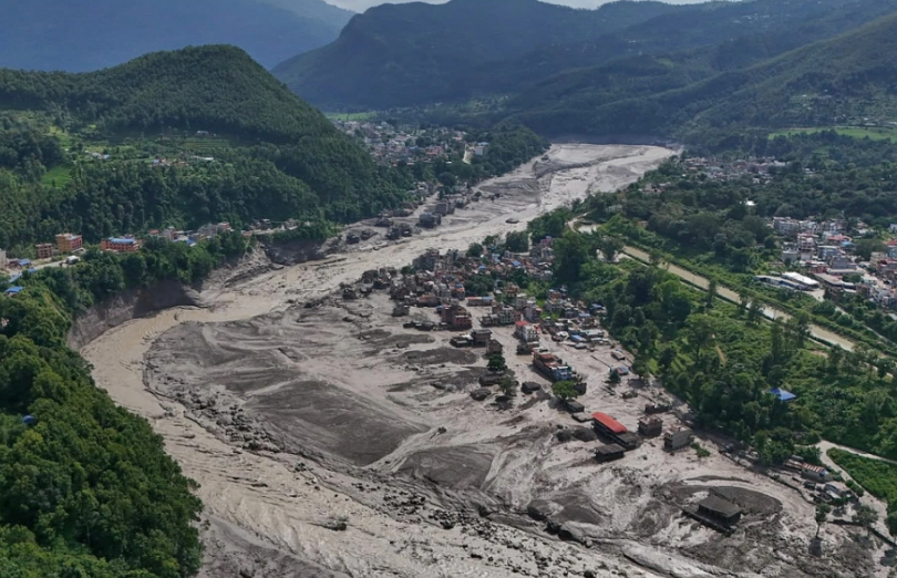 Nepal Tibet Floods Mudslides Kill 160+ Tourists Missing Aug 2026
