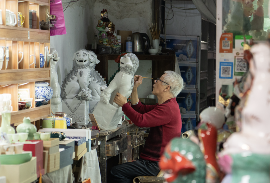 Jingdezhen Handicraft Porcelain Sites Gain UNESCO Heritage at 48th Session