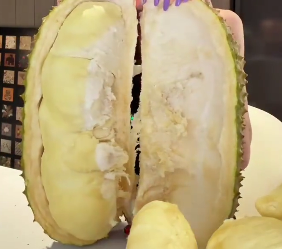 Giant Durian Trend Backfires in China After $140 Shipping Disaster