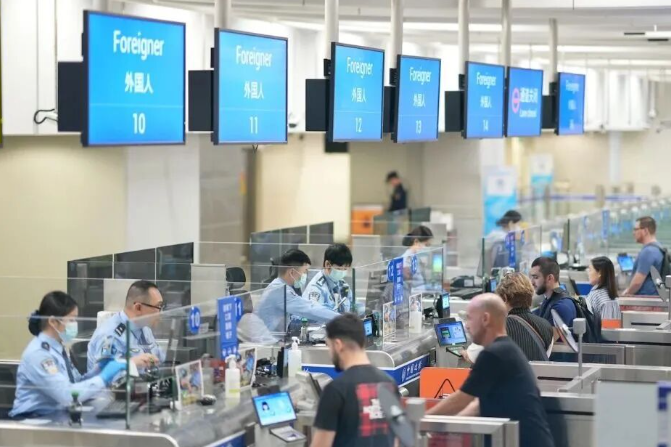 Shenzhen Tech Destination ： Visa-Free Shopping for AI & Drones