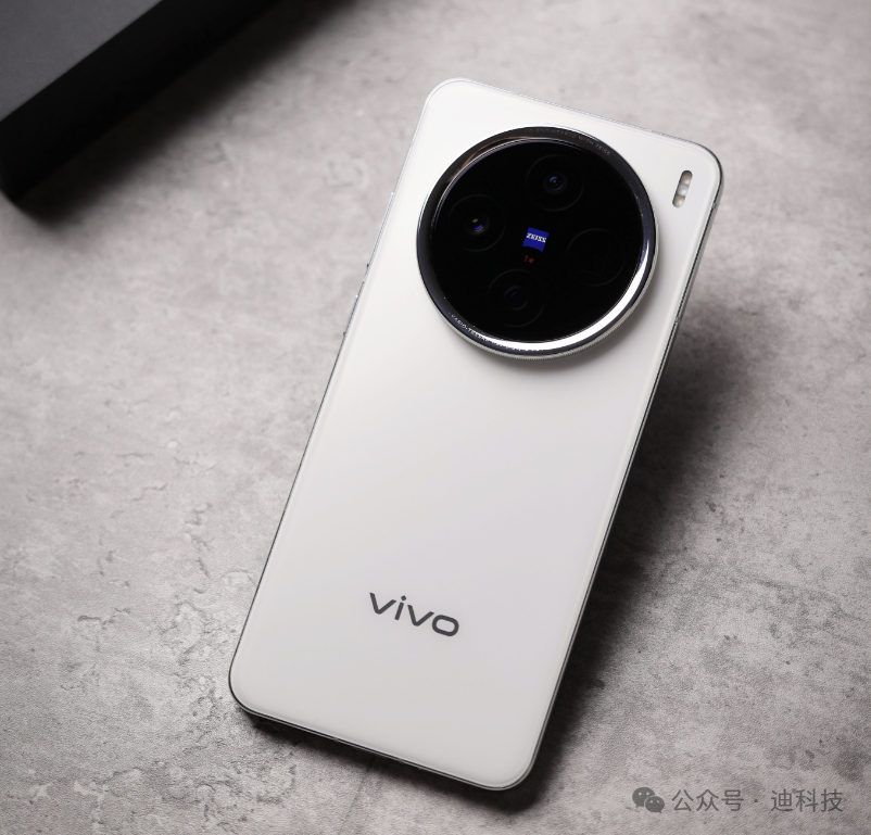 OPPO Find X8参数基本清晰：对比vivo X200，谁更值得考虑？