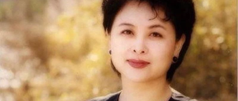 撒贝宁因她爆火,退休5个月后在美国身亡,26字遗言暴露去世原因