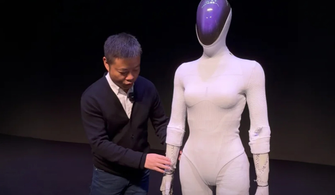 小鹏“女机器人”被怀疑是真人，何小鹏当场“扒衣验身”——AI女友真的要来了？