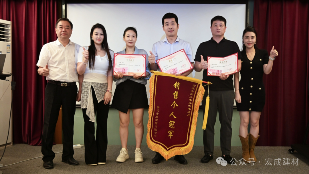 c873672cf087d7a5ba62985fece240be(1).jpg