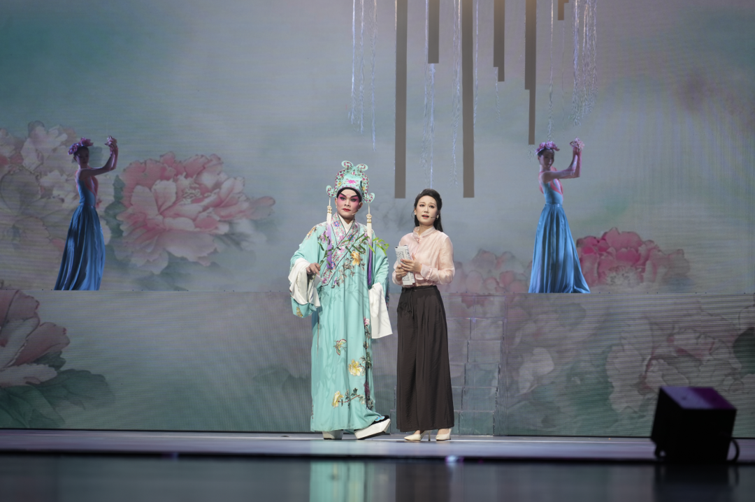 湛江首部原创爱情音乐剧《20°13′14″》首演。龚钰坤 摄