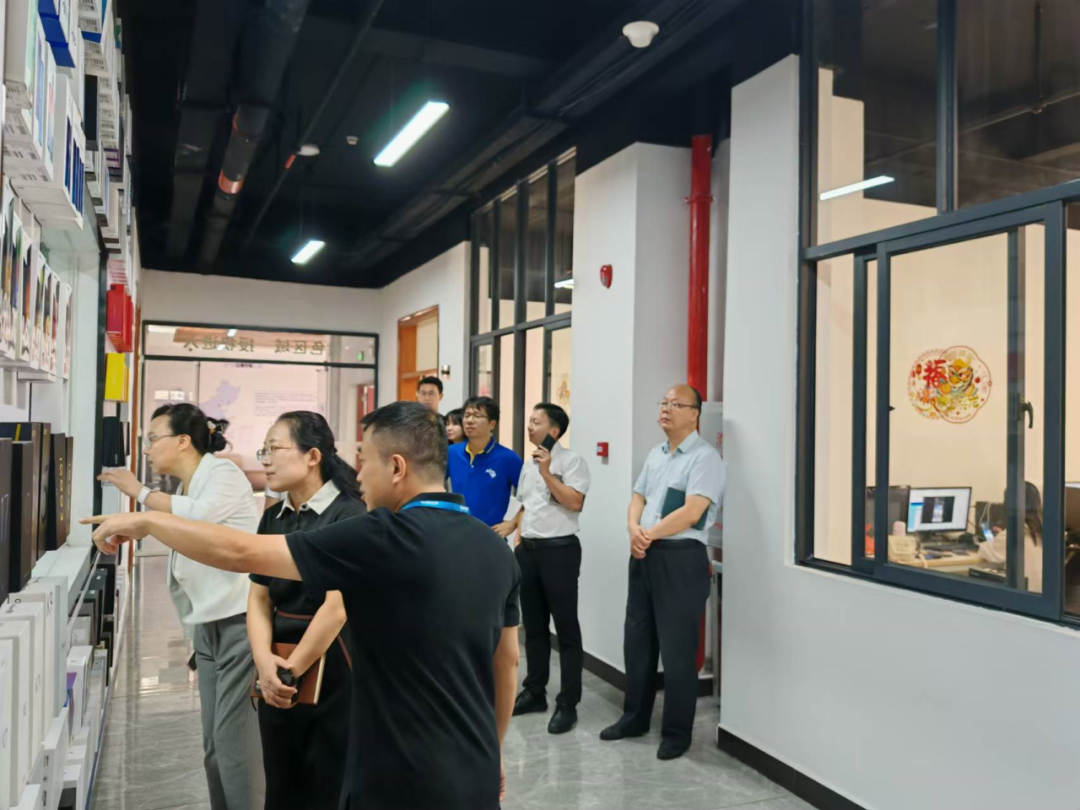 推进校企产教联动 推动教学改革深入 ——翟树芹副校长带队走访产教园云测企业