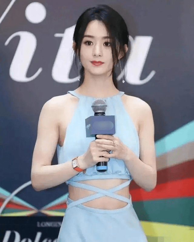 又恋爱了?冯绍峰深夜与美女约会,女方长相清纯似加大版赵丽颖-微信头条网 又恋爱了?冯绍峰深夜与美女约会,女方长相清纯似加大版赵丽颖