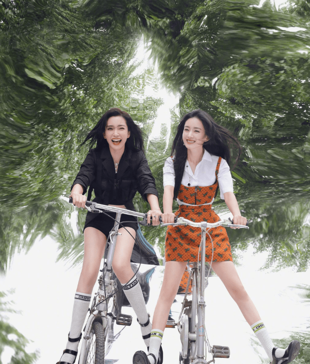 又恋爱了?冯绍峰深夜与美女约会,女方长相清纯似加大版赵丽颖-微信头条网 又恋爱了?冯绍峰深夜与美女约会,女方长相清纯似加大版赵丽颖
