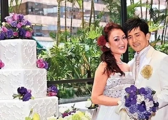床前服侍85岁赌王60天靠“擦身体”上位，迷倒赌王净赚3亿后转身下嫁穷小子初恋...（组图） - 4
