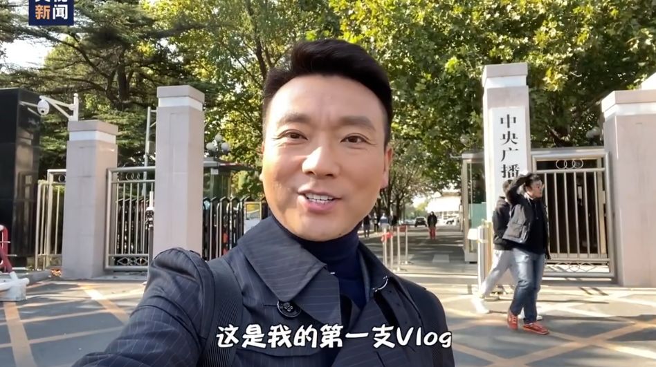 怼哭撒贝宁的央视一哥，婚后丁克22年一直租房，却过着让无数人羡慕的生活...（组图） - 12