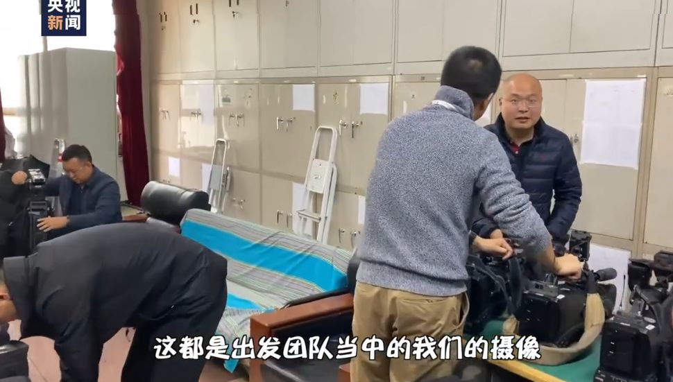 怼哭撒贝宁的央视一哥，婚后丁克22年一直租房，却过着让无数人羡慕的生活...（组图） - 13