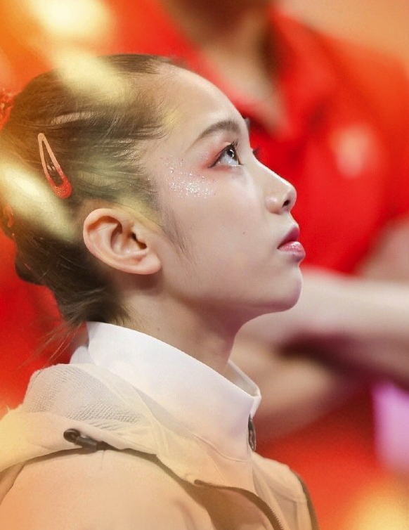 【美女】17岁体操界“佟丽娅”夺世界冠军！凭1秒美貌刷爆朋友圈，网友：甜到我心都化了（组图） - 15