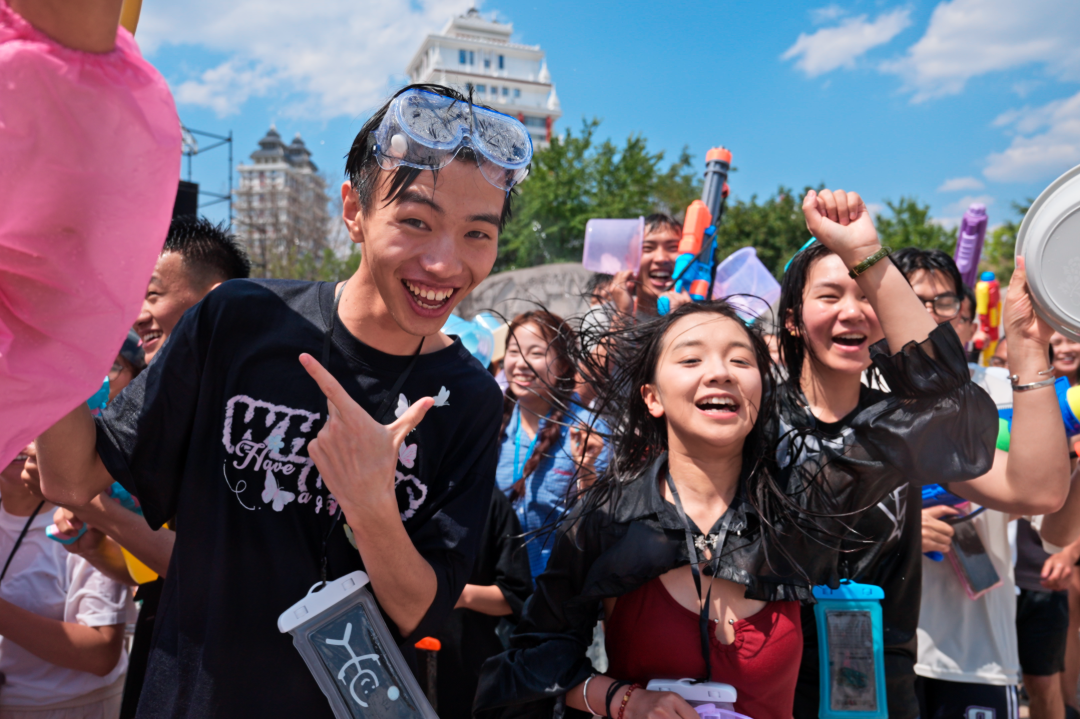 图片说明：一起欢度泼水节 （2026年4月12日 牟真贵摄） (7).png