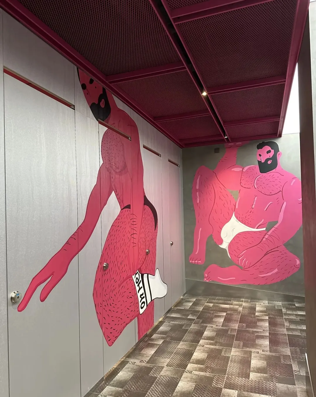 Shijiazhuang Mall Under Fire for Revealing Mural in Women's Restroom