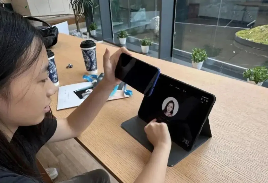 Shanghai Teen Earns 18,000 Yuan in 3 Days with AI Study App