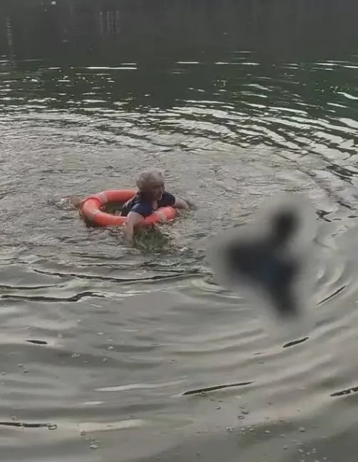 71-Year-Old Chinese Grandma Saves Drowning Man in Suixi River