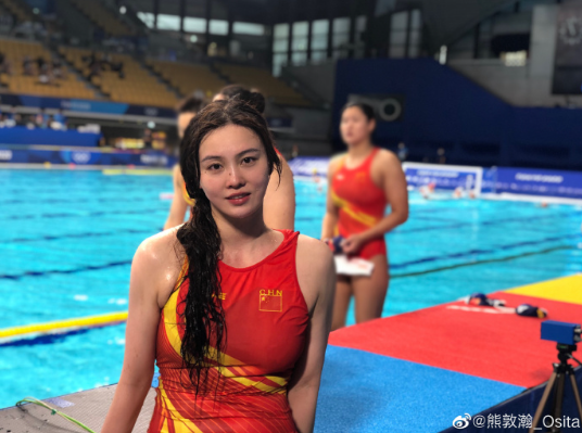 胸口全是血痕！中国女将晒照回应澳队员被抓伤：对抗项目，谁也别说谁