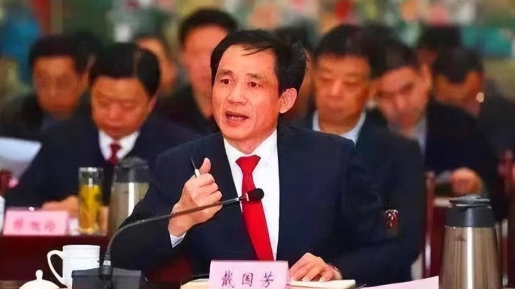 龙腾四海9位龙年出生的钢铁大佬高管