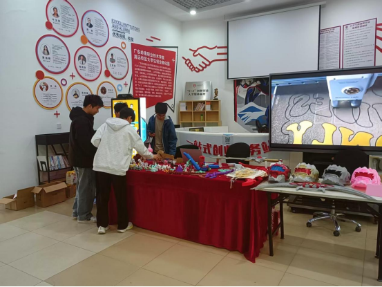 科技赋能创意 教学融产筑梦——大学生创业孵化园主办3D打印主题活动圆满收官
