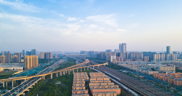河南郑州常住人口突破1300万，背后的密码是什么？