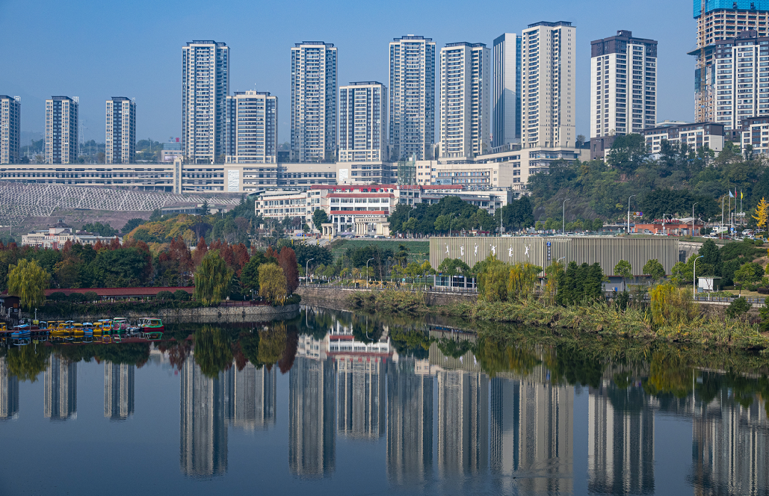 书记区长答｜万州：建设重庆重要城市副中心！2027年→1小时宜昌、2小时西安武汉、3小时郑州