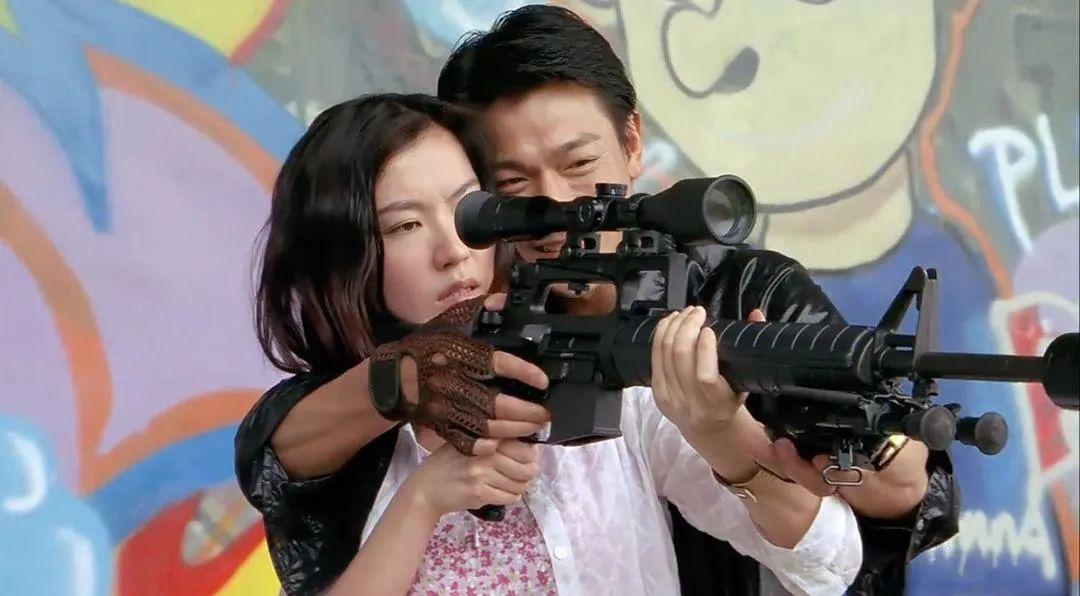 而林熙蕾也不甘心只做银幕上的花瓶,除了"性感美艳"这个舒适区,她也