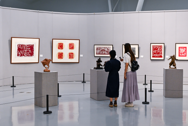 2025年内蒙古“体育文化润北疆” 美术、书法、摄影、民间工艺作品展开展 第2张