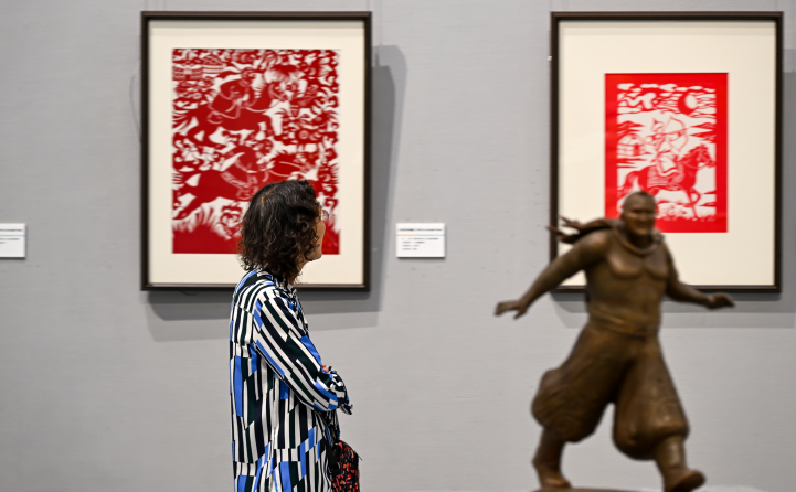 2025年内蒙古“体育文化润北疆” 美术、书法、摄影、民间工艺作品展开展 第5张