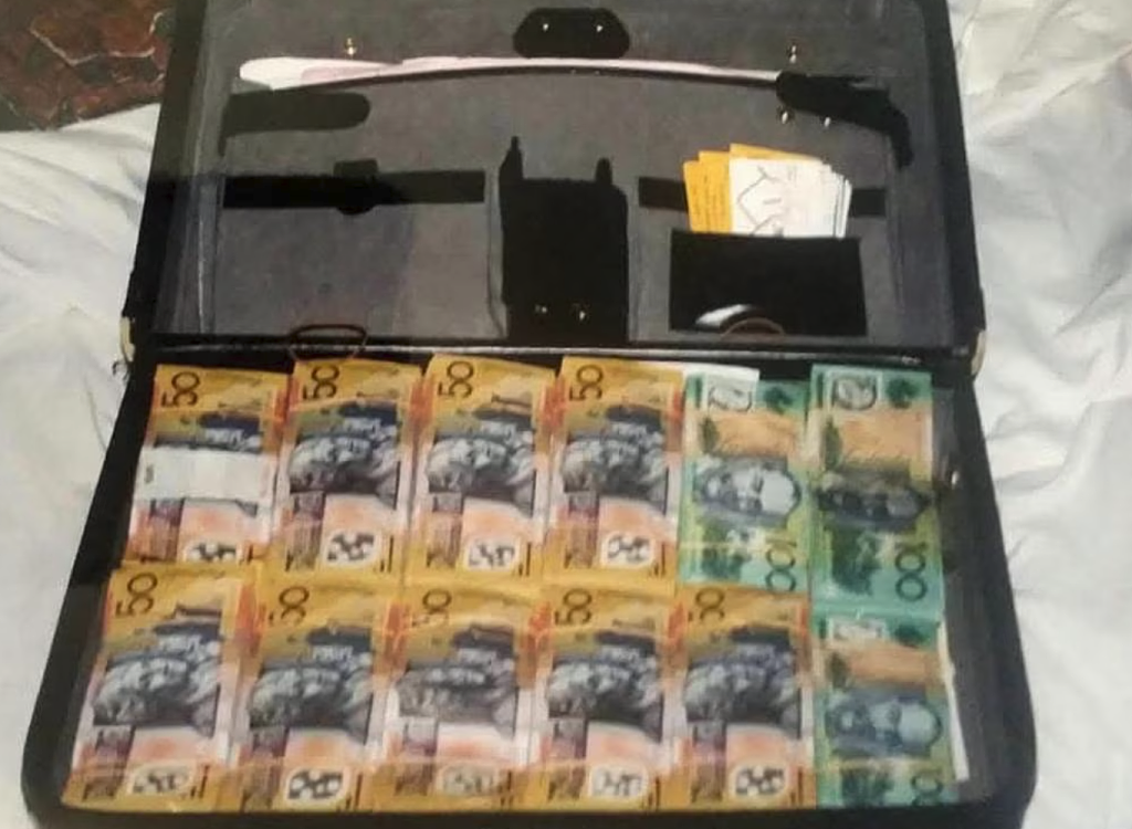 揣$20万闯广州！澳洲“烟花大王”发家史，曾76次被送上法庭（组图） - 3