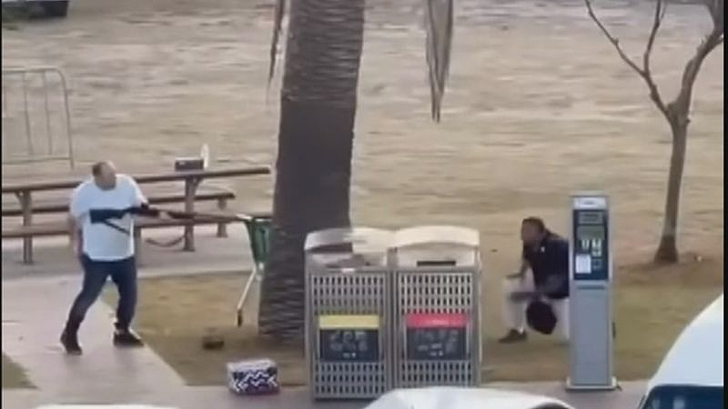 Bondi海滩枪击案震惊全澳！男子“锁喉夺枪”视频疯传，身中两弹紧急送医，“他100%是英雄”（视频/组图） - 4