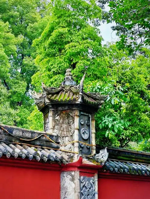 成都,这座繁华的大都市,也有独特的宁静与闲适,走逛逛文殊院