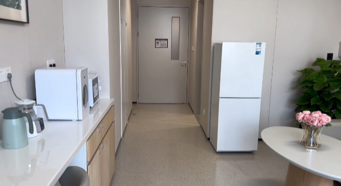 病房电动床怎么用丁家庄院区动态丨走进细节满满的家庭化病房_https://www.jmylbn.com_新闻资讯_第8张