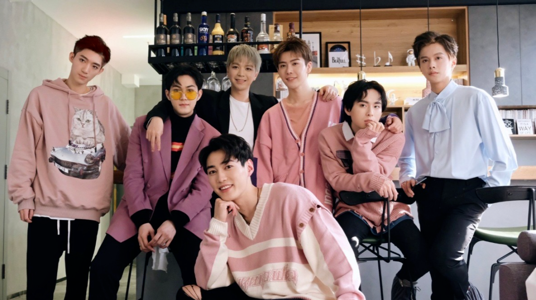 豪掷22亿，神秘女人救急王健林