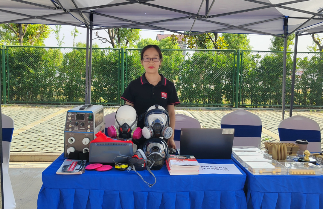 思創(chuàng)亮相荊州市科技活動周啟動儀式，智能新品引關(guān)注