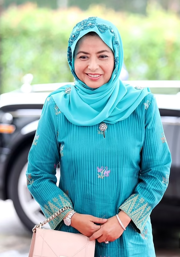 这位新王后祖母是中国人