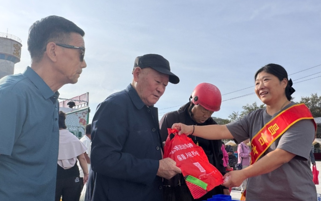 博乐市九中禁毒宣传1 (4).jpg
