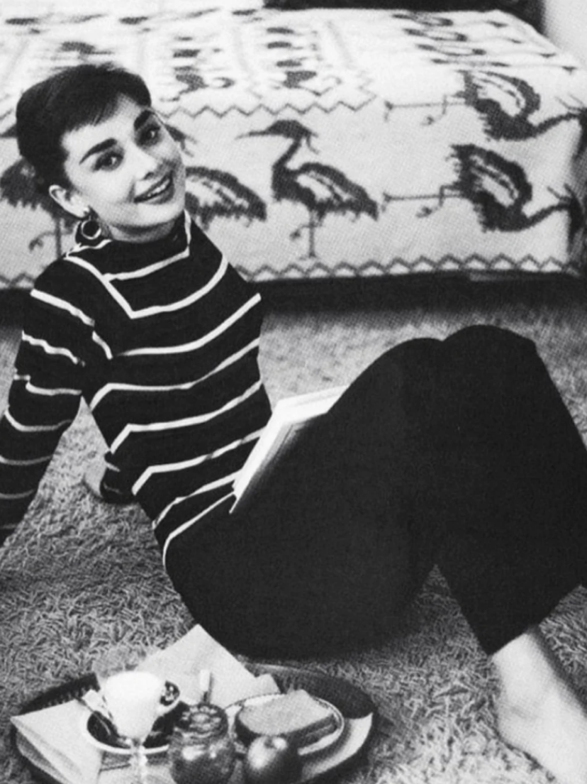 和奥黛丽赫本学优雅穿搭