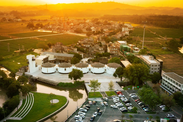 華南首家先鋒書店落戶塘口天下糧倉。