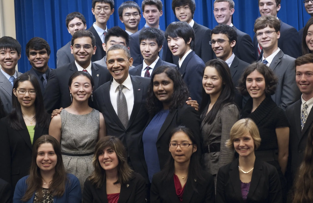 华人女王成福布斯名人,她凭什么获得千万男性的顶礼膜拜?