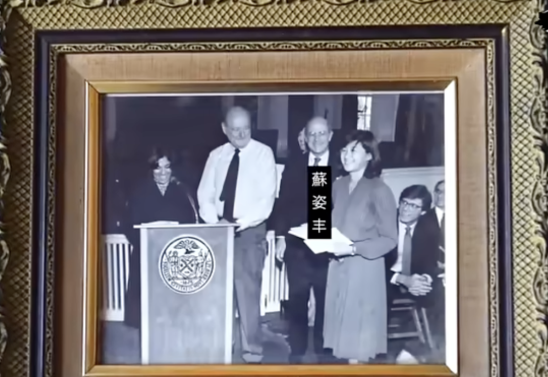 华人女王成福布斯名人,她凭什么获得千万男性的顶礼膜拜?