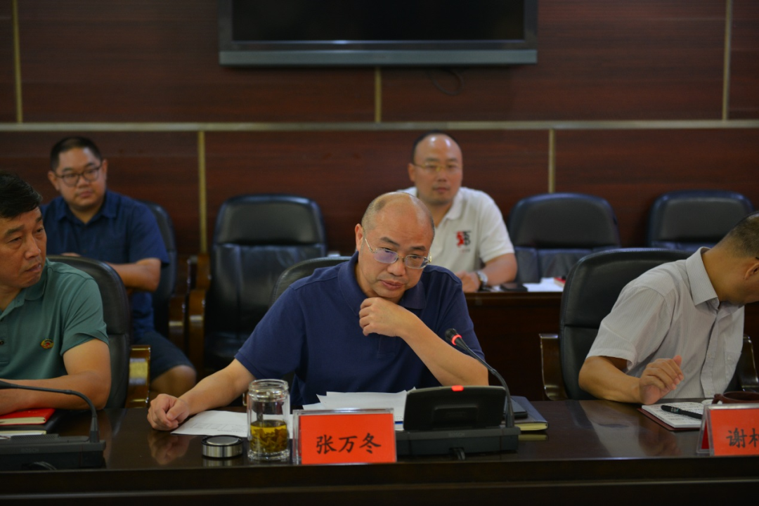 当前位置:>首页>信息公开>政务动态>工作动态>张万冬代表局党组跟新进