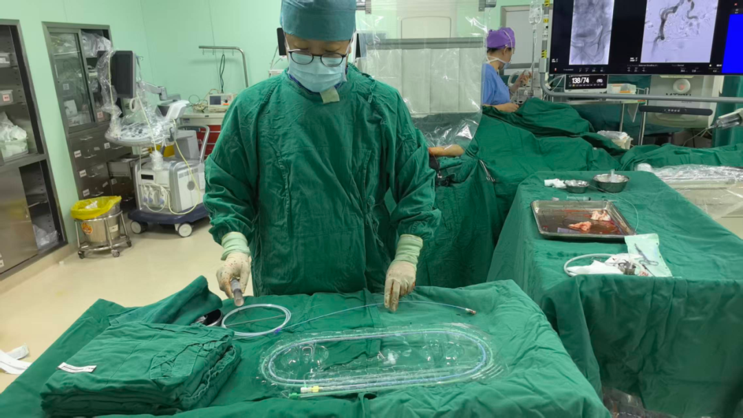 动脉长鞘怎么置入桡胜一筹丨吴巍巍主任、赵俊来教授团队：应用Brite Tip RADIANZ长鞘经桡动脉治疗下肢动脉粥样硬化闭塞症一例_https://www.jmylbn.com_新闻资讯_第17张