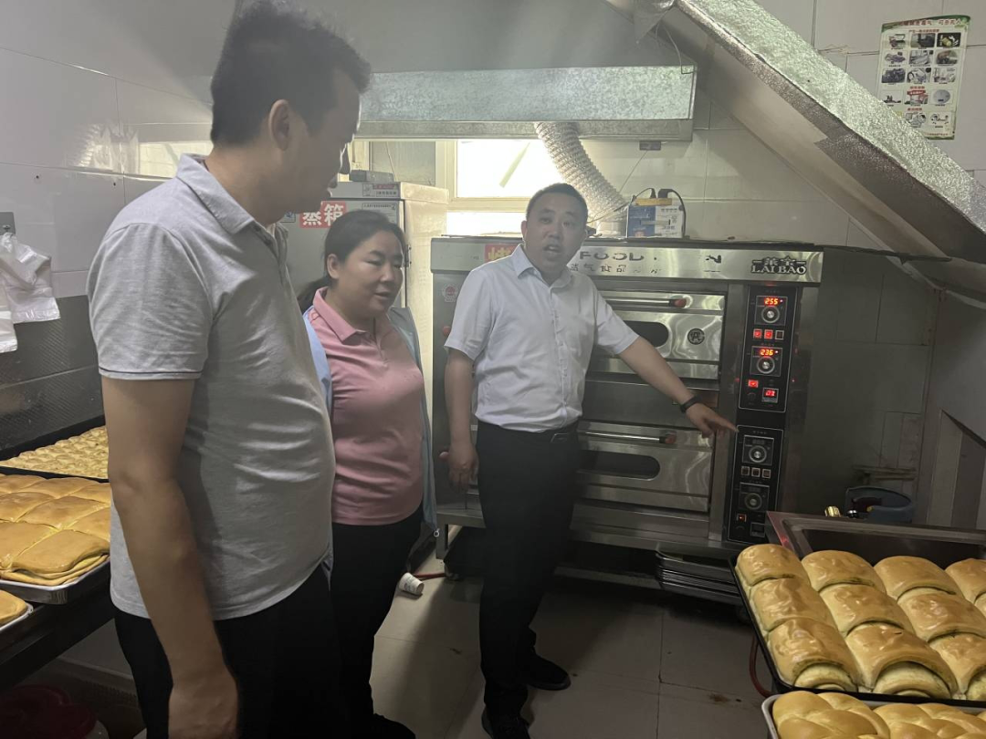 安全生产月 | 十团开展燃气使用安全隐患排查